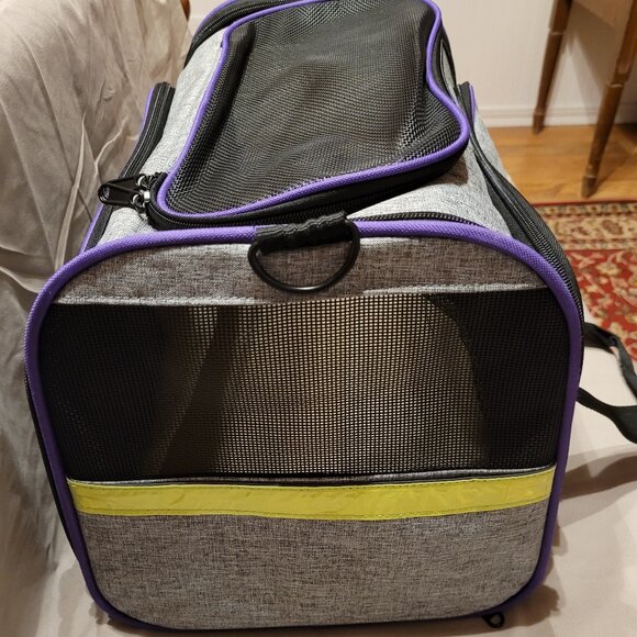 Small Collaspible Pet Carrier - Picture 3 of 10